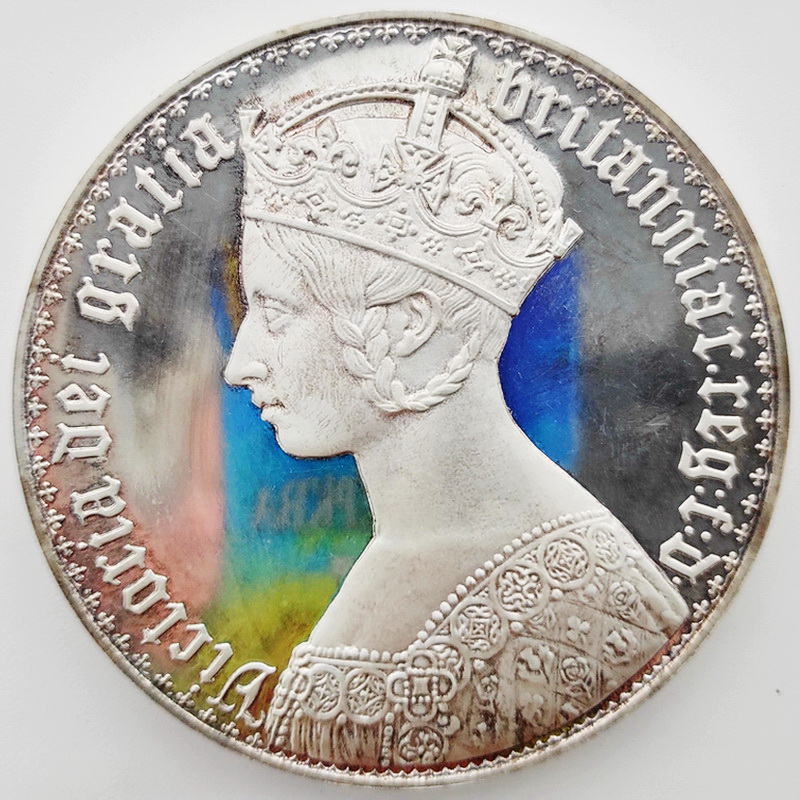ElizabethaII crown restr 1