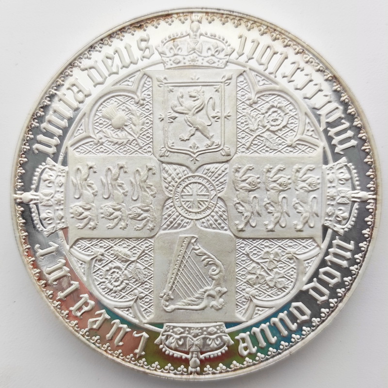 ElizabethaII crown restr 2