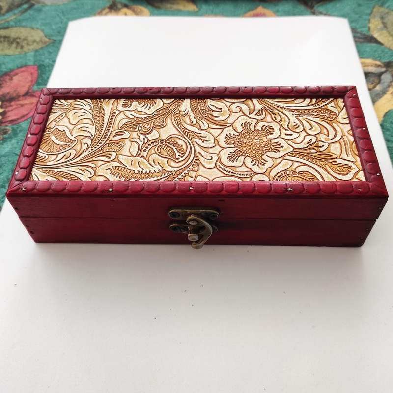 medium wooden box 22x10x6 2