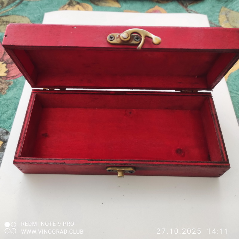 medium wooden box 22x10x6 3